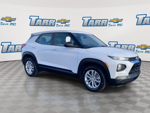 Used 2022 Chevrolet TrailBlazer LS image 2
