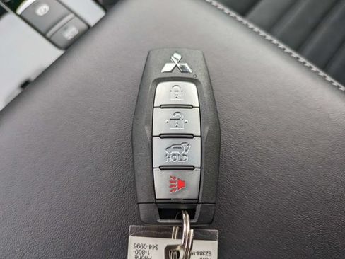 New 2026 Mitsubishi Outlander SE FWD image 32