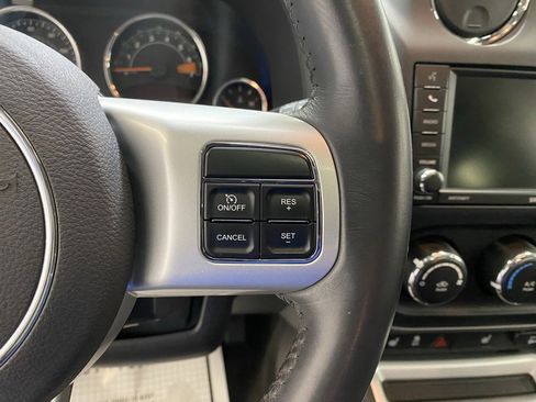 Used 2017 Jeep Compass High Altitude image 24