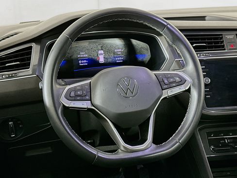 Used 2023 Volkswagen Tiguan SE FWD image 18