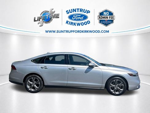 Used 2024 Honda Accord EX image 2