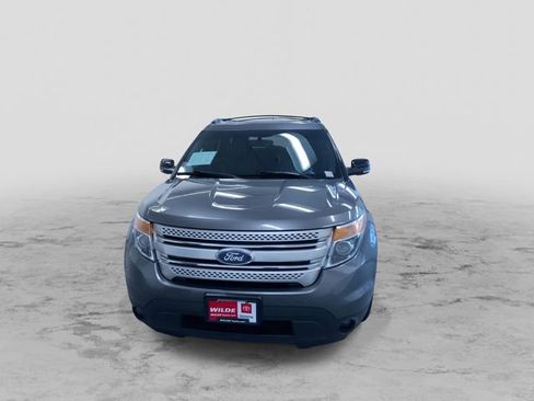 Used 2014 Ford Explorer XLT w/ Equipment Group 202A AWD/4WD image 5