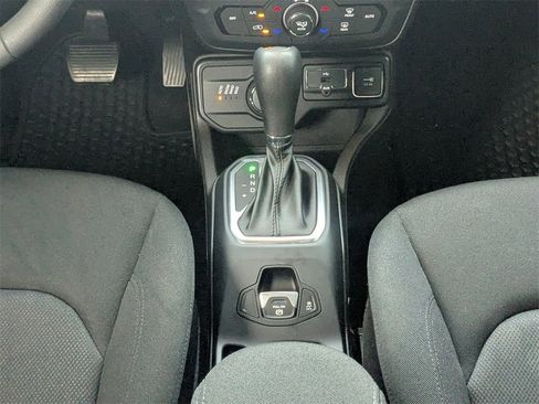 Used 2021 Jeep Renegade Sport image 19