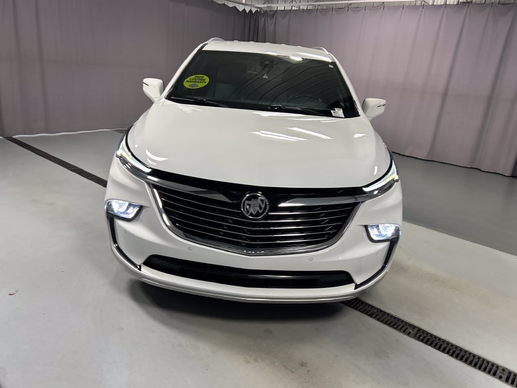 Used 2023 Buick Enclave Essence FWD image 2