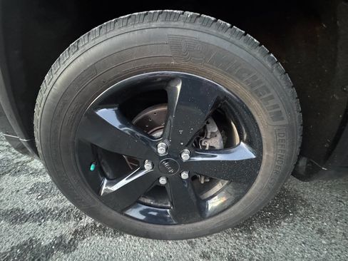 Used 2014 Jeep Grand Cherokee Altitude image 28