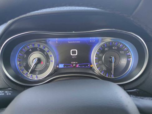 Used 2023 Chrysler 300 Touring w/ Sport Appearance Package image 11