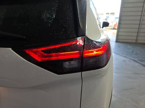 Used 2021 Nissan Rogue S image 9