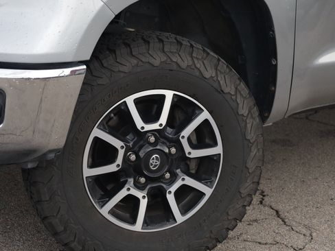 Used 2019 Toyota Tundra SR5 w/ TRD Off Road Package AWD/4WD image 13