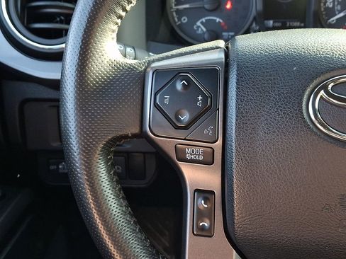 Used 2019 Toyota Tacoma TRD Sport image 24