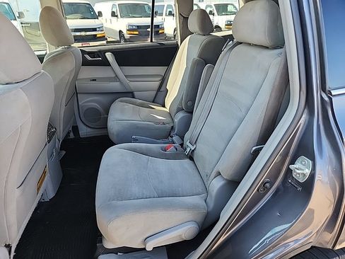 Used 2012 Toyota Highlander 4WD w/ Tech Pkg image 33