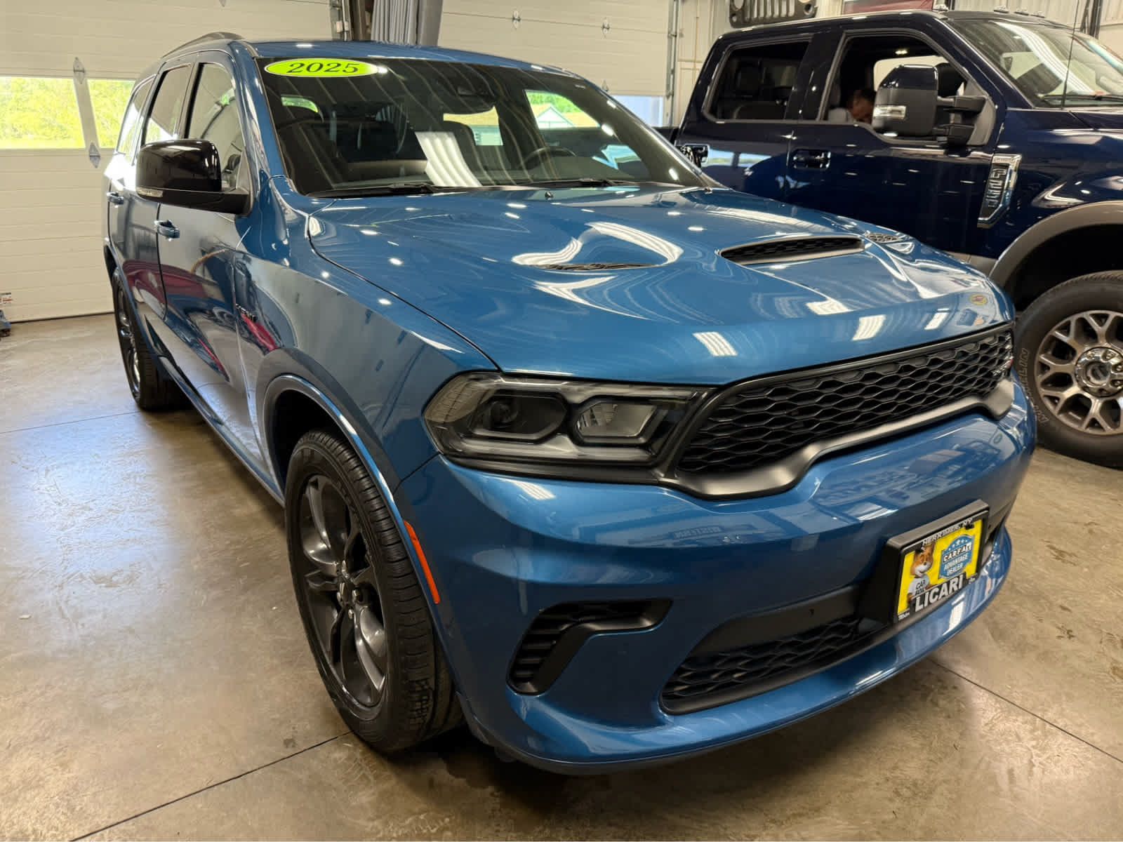 Used 2025 Dodge Durango R/T AWD/4WD image 3