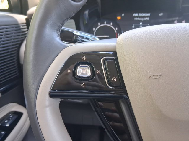 Used 2022 Lincoln Corsair AWD w/ Premium Package image 16