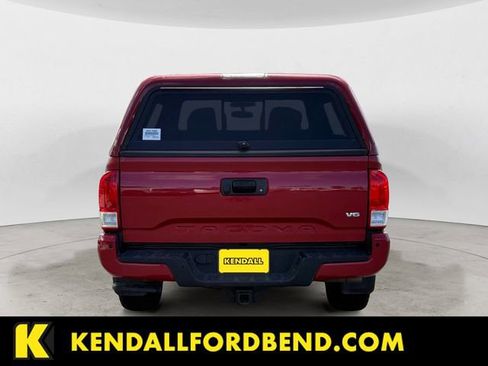 Used 2017 Toyota Tacoma TRD Sport w/ Premium & Technology Package image 4