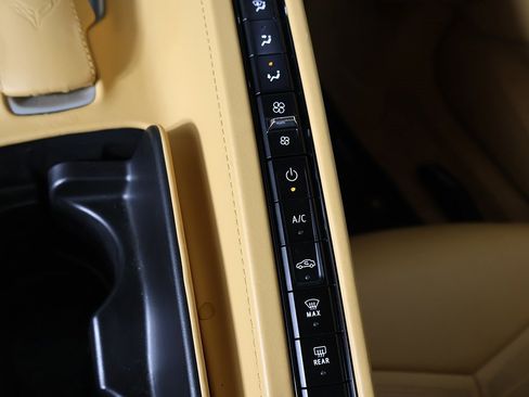 Used 2021 Chevrolet Corvette Stingray Premium Conv w/ Z51 Performance Package image 36