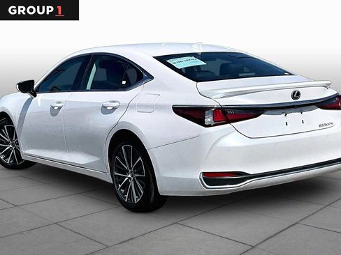 Used 2025 Lexus ES 300h w/ Premium Package FWD image 11