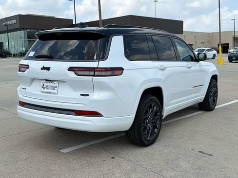 New 2026 Jeep Grand Cherokee L Summit AWD/4WD image 9