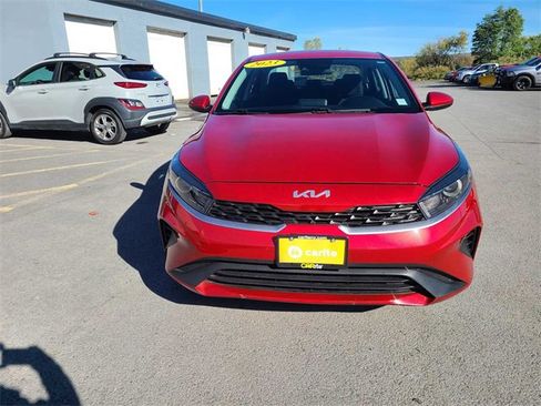 Used 2023 Kia Forte LXS image 3