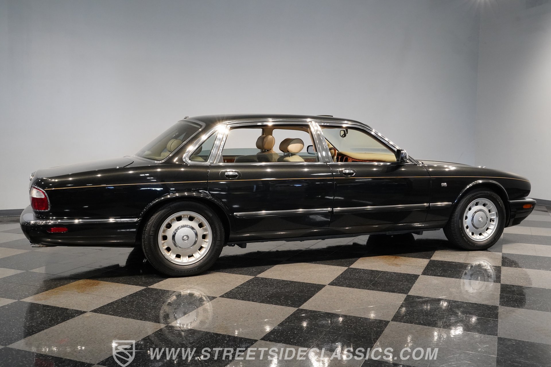 Used 1998 Jaguar XJ8 L RWD image 14