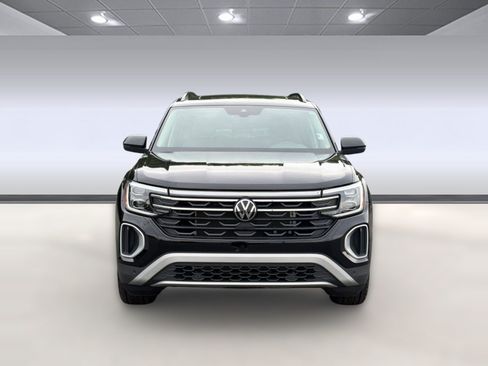 Used 2024 Volkswagen Atlas Peak Edition SE AWD/4WD image 6