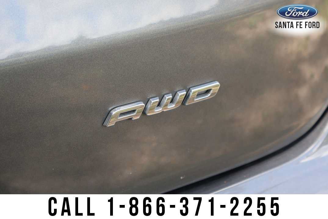 Used 2024 Ford Edge SEL AWD/4WD image 9