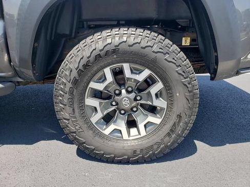 Used 2017 Toyota Tacoma TRD Off-Road w/ Tow Package (A/T) AWD/4WD image 27