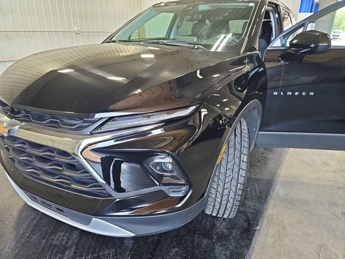 Used 2025 Chevrolet Blazer LT AWD/4WD image 31