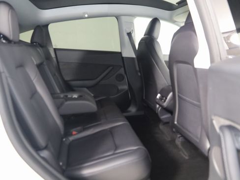 Used 2022 Tesla Model Y Performance image 15