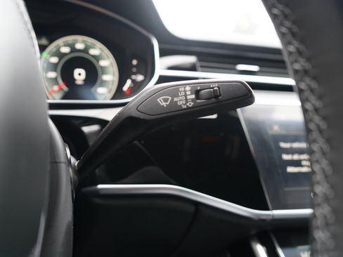 Used 2022 Audi S8 w/ S8 Comfort Plus Package image 28