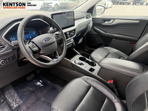 Used 2024 Ford Escape Platinum AWD/4WD image 27