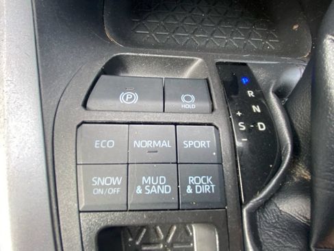 Used 2023 Toyota RAV4 LE AWD/4WD image 24