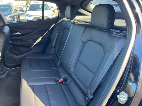 Used 2025 Buick Envista Sport Touring image 24