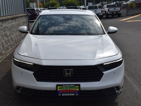 Used 2024 Honda Accord Touring image 2