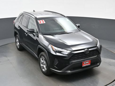 Used 2025 Toyota RAV4 XLE AWD/4WD image 34