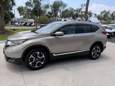 Used 2018 Honda CR-V Touring image 9