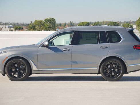 New 2026 BMW X7 xDrive40i w/ Premium Package image 4