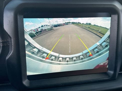 Used 2020 Jeep Wrangler Unlimited Sahara image 17