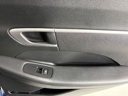 Used 2021 Hyundai Sonata SE w/ Preferred Accessory Package image 18