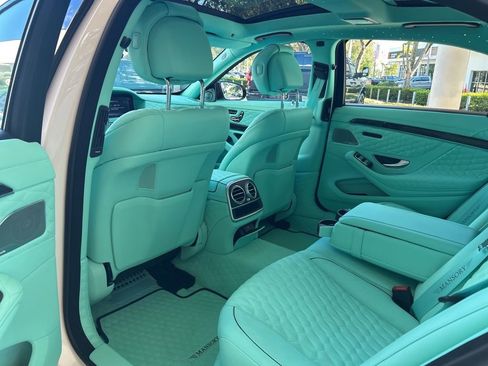 Used 2019 Mercedes-Benz S 560 Sedan w/ Premium Package image 43