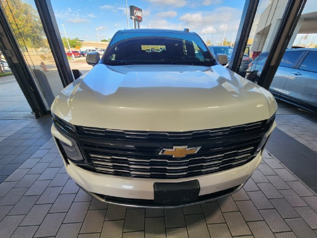 Used 2025 Chevrolet Tahoe High Country AWD/4WD image 2
