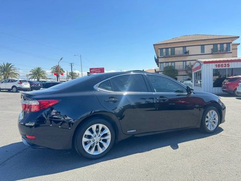 Used 2013 Lexus ES 300h w/ Luxury Pkg FWD image 10