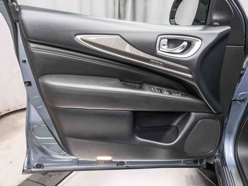 Used 2019 INFINITI QX60 Luxe w/ Essential Package image 22