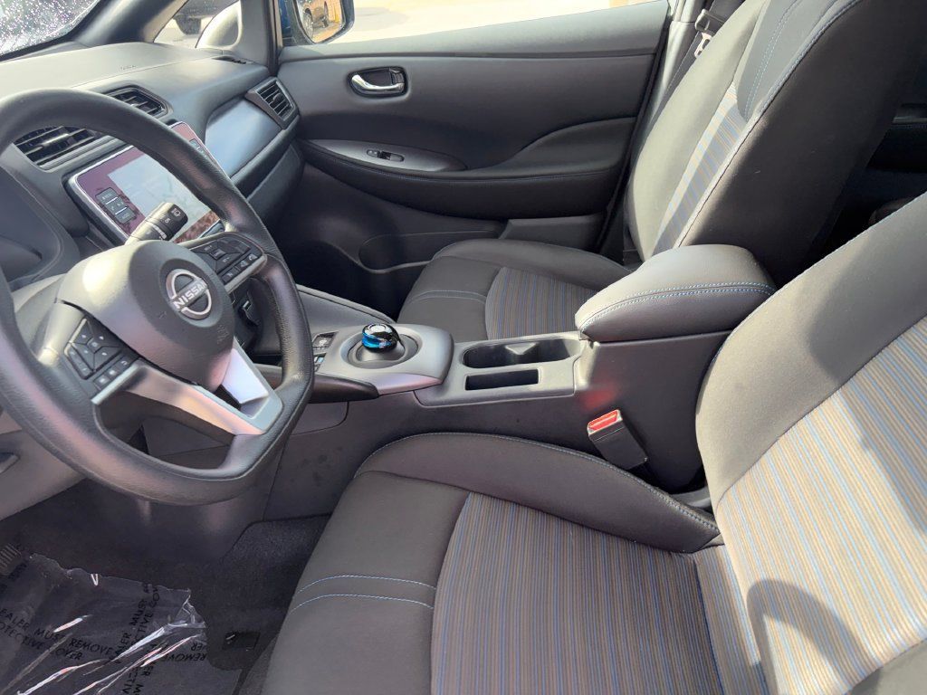 Used 2025 Nissan Leaf S FWD image 9