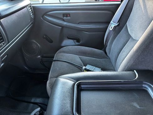 Used 2007 GMC Sierra 3500 SL w/ Heavy-Duty Power Package image 15