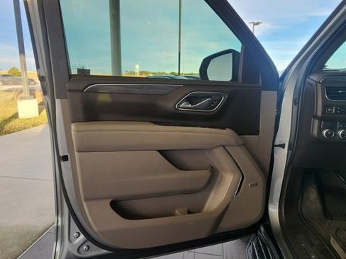 Used 2023 GMC Yukon SLT image 10