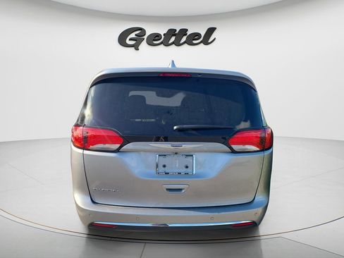 Used 2019 Chrysler Pacifica Touring Plus FWD image 4