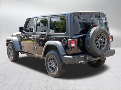 Used 2025 Jeep Wrangler Unlimited Sport AWD/4WD image 5