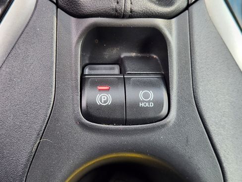 Used 2023 Toyota Corolla Cross LE image 22