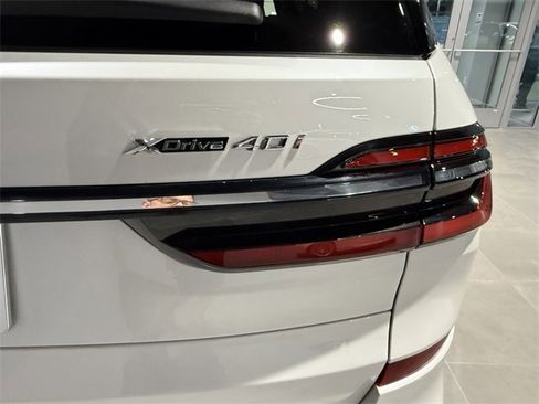 Certified 2024 BMW X7 xDrive40i w/ M Sport Package image 36
