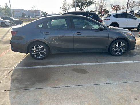 Used 2019 Kia Forte LXS image 4