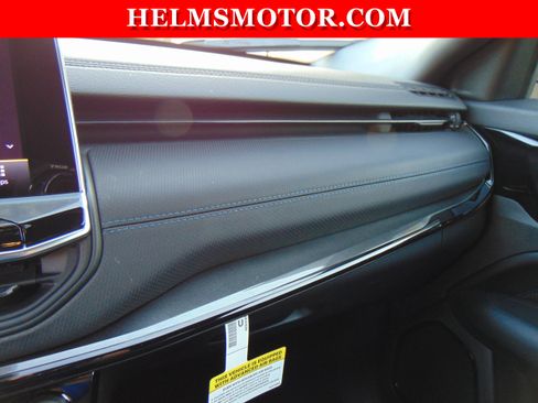 New 2026 Jeep Compass Latitude image 32